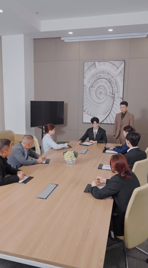 離婚后，哥哥們送我十個男模(全集)